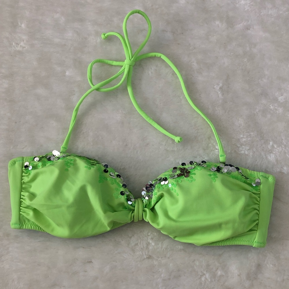 Victoria’s Secret Bikini Top - Picture 1 of 7